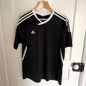 Women’s Adidas XL t-shirt
